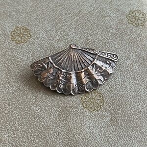 925 Sterling Silver Vintage Textured Floral Fan Slide Pendant
